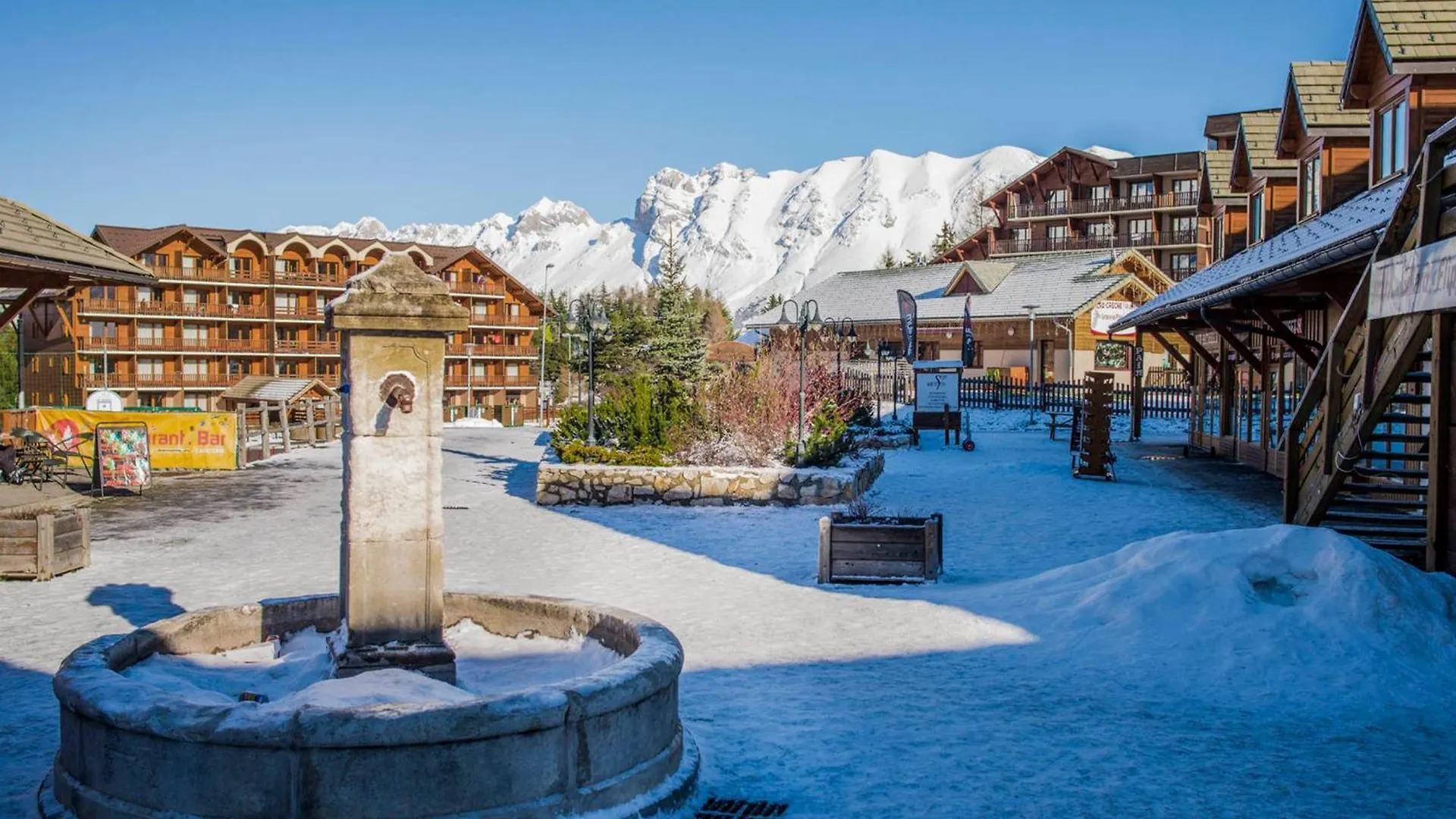 Chalet Duplex 3 Pieces Pour 7 Pers. Avec Terrasse Et Parking Gratuit - Fr-1-504-79 Le Devoluy